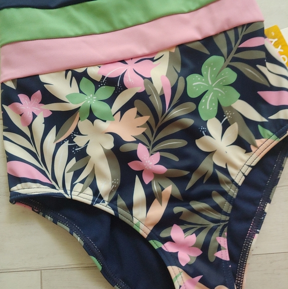 ROXY NEW girls Ilacabo Active One Piece Swimsuit - Picture 5 of 11